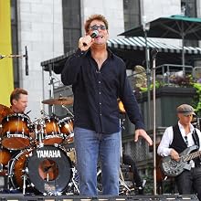 Huey Lewis & The News - Huey Lewis & The News Perform on "Good Morning America" - July 28, 2006
