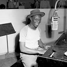 Nat King Cole - Photo of Nat King Cole