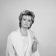 Elaine Paige - Elaine Paige