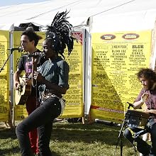 Noisettes - The Carling Weekend: Reading Festival - Day 2