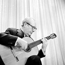 Andrés Segovia - Photo of Andres Segovia