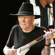 Johnny Winter - Eric Clapton's Crossroads Guitar Festival 2007