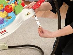 成長に合わせてシートの高さを3段階に調整できます