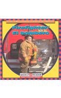 Firefighter/El Bombero (La Gente de Mi Comunidad)
