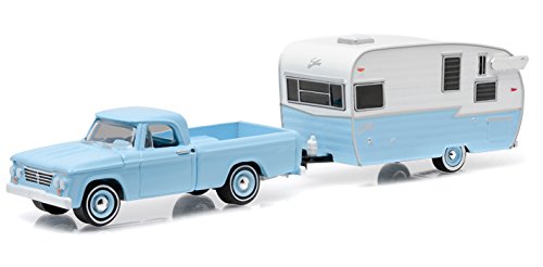 Greenlight 1:64 Hitch & Tow Series 6 1963 Dodge D-100 and Shasta 15' Airflyte