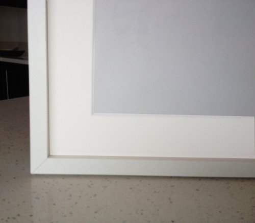 Cornice Portafoto Bianca In Stile Shabby Con Decorazione In Gesso Da Tavolo - 3