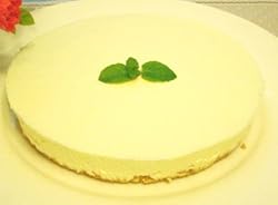 濃厚レアチーズケーキ (チルド冷蔵)