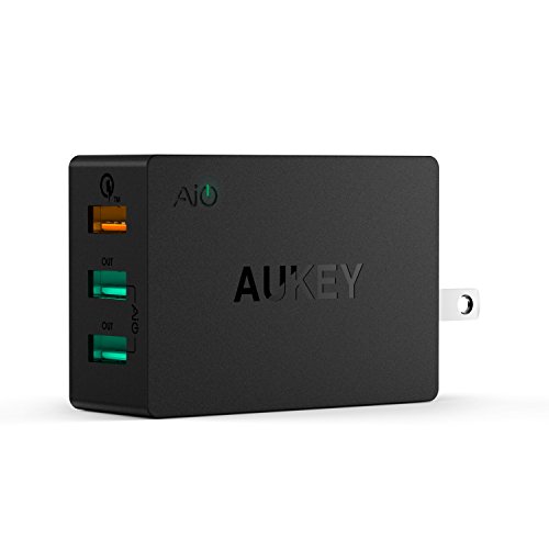 支持 Quick Charge 2.0 快充的 Aukey 3口USB充电器
