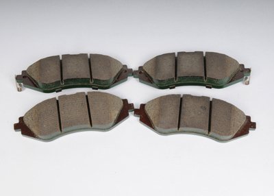

ACDelco 171-0877 GM Original Equipment Front Disc Brake Pad Kit