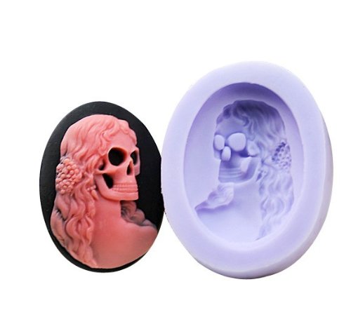 Skull with Hair Mold