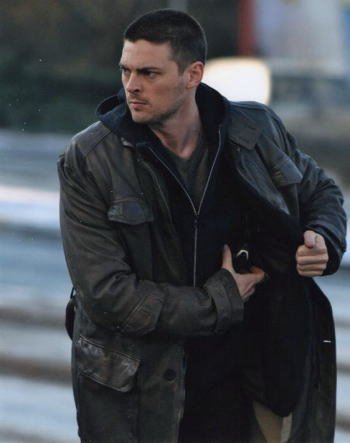 ブロマイド写真★カール・アーバン『ボーン・スプレマシー』/銃を抜くキリル