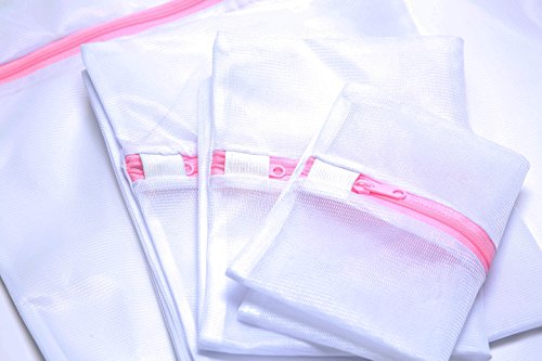 Set of 4 Mesh Laundry Bags - Premium Quality Laundry Wash Bags that Protects your Delicates, Lingerie, Hosiery, Baby Clothing, Sweaters and Expensive Clothing! Can also be used as a Travel Bag!