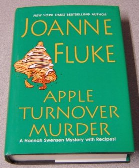 Apple Turnover Murder, Large Print by Joanne Fluke