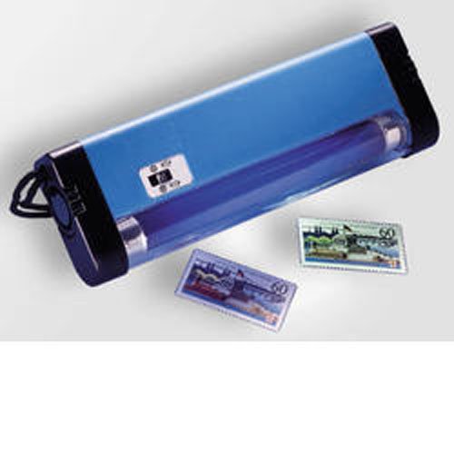 Portable ultraviolet UV lamp to determine fluorescence