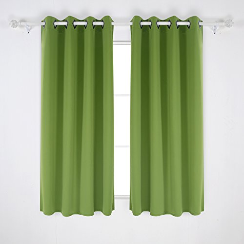 Deconovo Grass Green Grommet Thermal Insulated Blackout Curtain 52x63,1 Pair