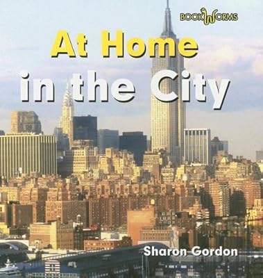 At Home in the City (Bookworms: At Home)