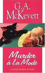 Murder A' La Mode (Savannah Reid Mysteries)