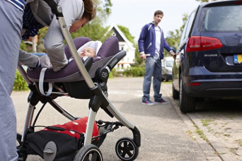 Maxi-Cosi Babyschale Pebble, bis ca. 12 Monate (0-13 kg), ISOFIX-Installation mit Maxi-Cosi Basisstation (separat erhältlich), Innovatives Gurtsystem erleichtert An- und Abschnallen, black crystal -