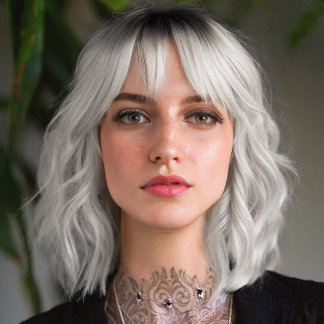 Kurze blonde Perücke für Frauen, natürliches Kunsthaar, Ombre-Bob-Perücke mit ordentlichem Pony, dunklem Ansatz für Alltag/Party/Cosplay (10 Zoll, Blond)._voghion.com