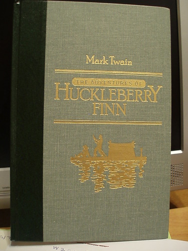 Adventures of Huckleberry Finn (The World's Best Reading) by Mark Twain