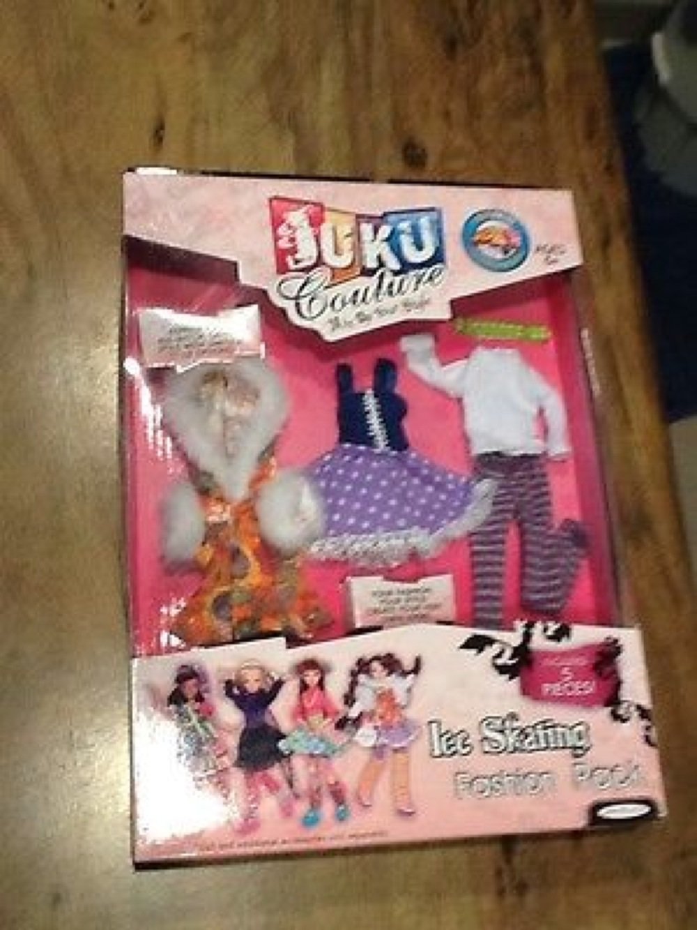 

juku couture doll clothes fashion pack Ice Skating 5 pieces