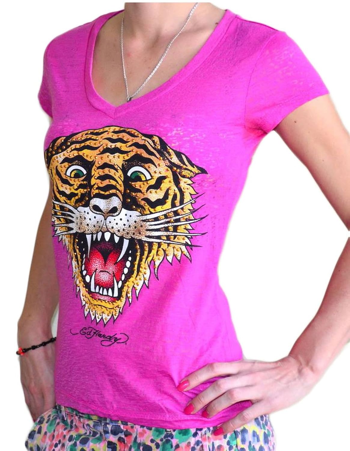 

Ed Hardy Women's V-Neck Tiger Graphic Tee T-Shirt Pink