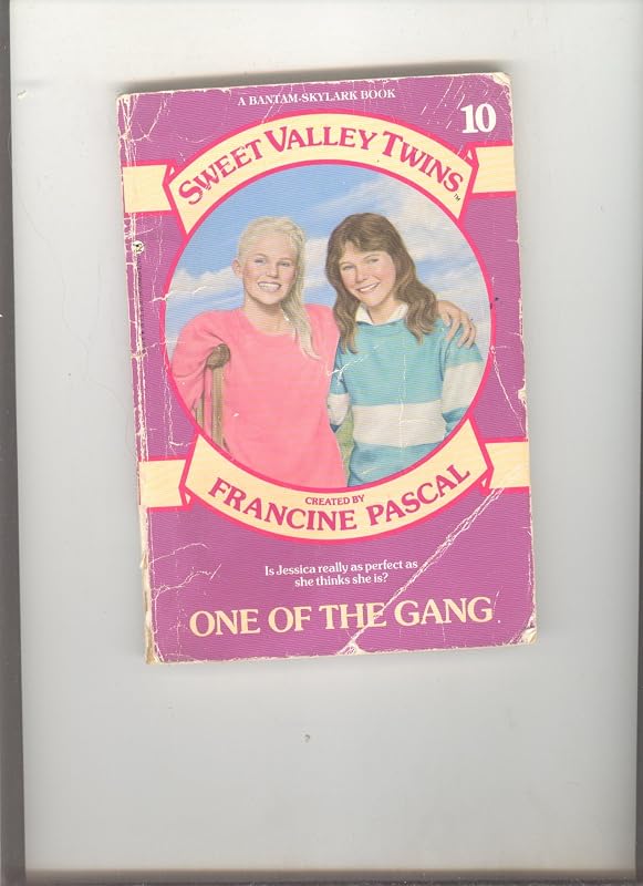 ONE OF THE GANG #10 (Sweet Valley Twins) by Francine Pascal