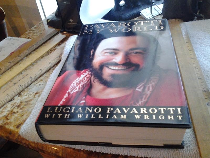 Pavarotti: My World by William Wright