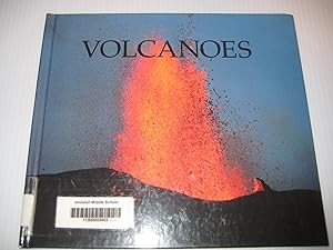 Volcanoes (Nature Books)