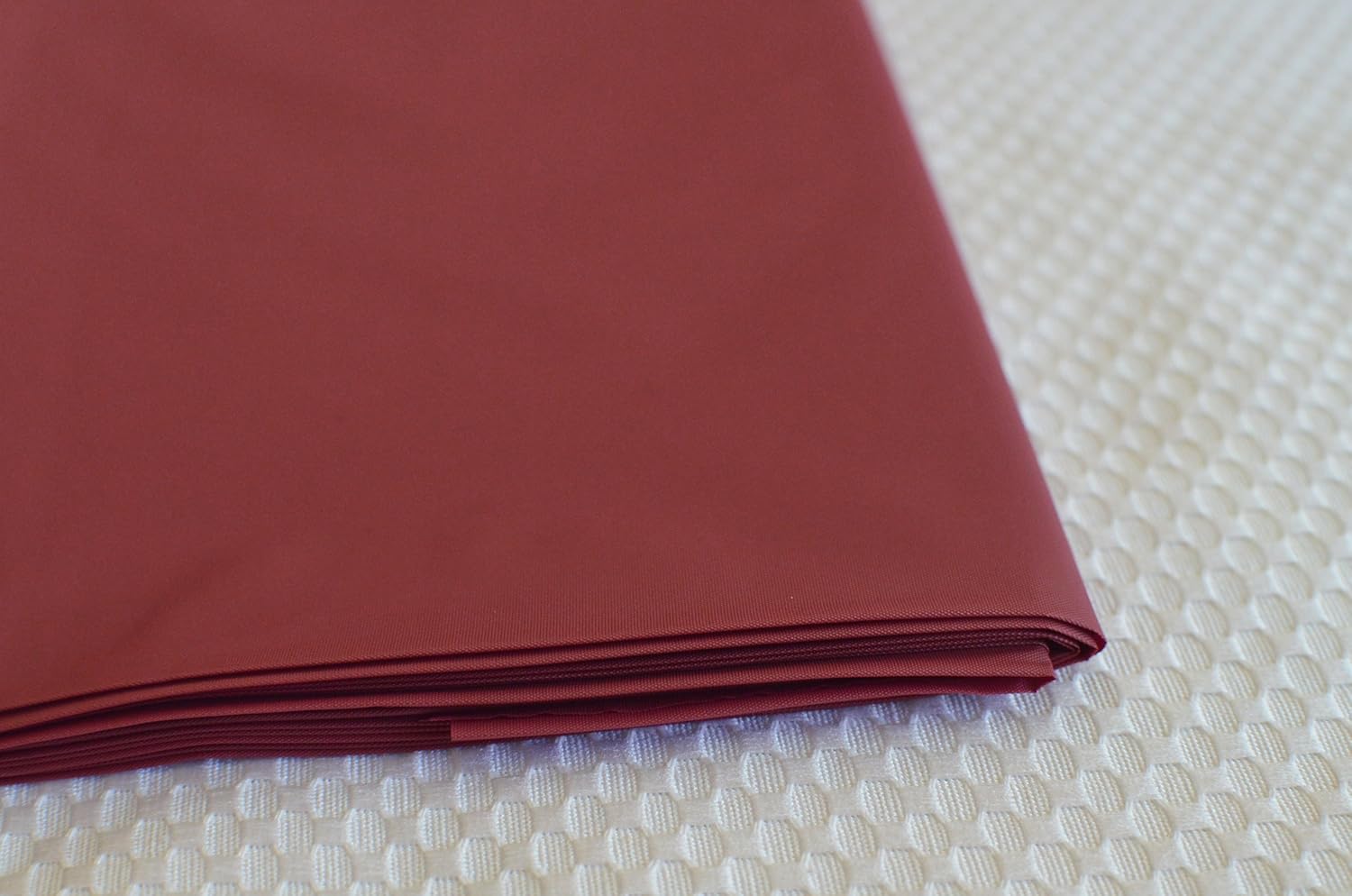 

Premium Plastic 84" Round Table Cover - Burgundy