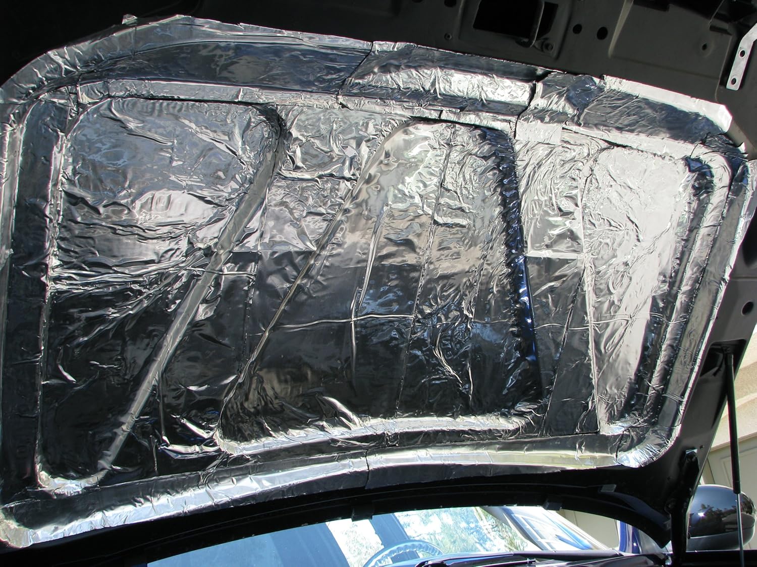 

HushMat 10331 Ultra Silver Foil Cargo Kit with Damping Pad - 16 Piece