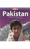 Pakistan: A Question And Answer Book (Fact Finders: Countries)